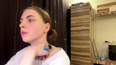 Snapshot of caylakimbro chatting on 03.04.26 Polly online show from 03.04.26