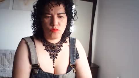 Snapshot of ccharlot chatting on 04.16.26 ccharlot online show from 04.16.26