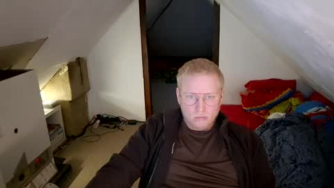 Snapshot of cebas chatting on 02.10.25 cebas online show from 02.10.25