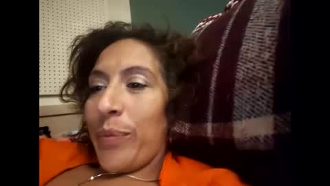 Snapshot of cece_vibez chatting on 10.17.25 cece_vibez online show from 10.17.25