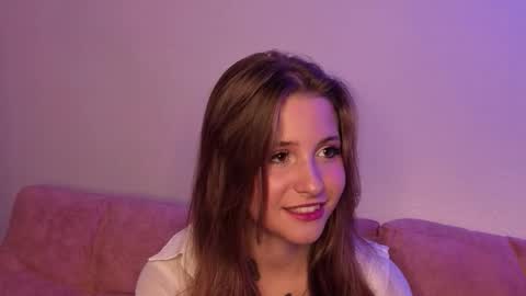 Snapshot of ceceliapidcock chatting on 11.19.25 Lina online show from 11.19.25