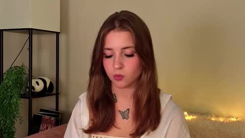 Snapshot of ceceliapidcock chatting on 12.13.25 Lina online show from 12.13.25