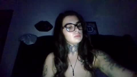 Snapshot of ceceluv27 chatting on 11.08.25 ceceluv27 online show from 11.08.25