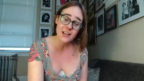 Snapshot of cecilysaintclaire chatting on 02.26.25 Cecily Saint Claire online show from 02.26.25