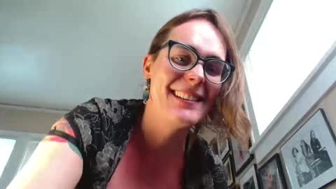 Snapshot of cecilysaintclaire chatting on 03.12.25 Cecily Saint Claire online show from 03.12.25
