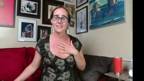Snapshot of cecilysaintclaire chatting on 10.18.25 Cecily Saint Claire online show from 10.18.25
