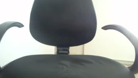 Snapshot of cedricm2m chatting on 12.15.24 cedricMdeM online show from 12.15.24