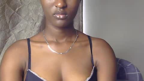 Snapshot of cee_queen chatting on 06.21.26 cee_queen online show from 06.21.26