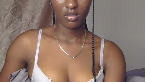 Snapshot of cee_queen chatting on 06.23.26 cee_queen online show from 06.23.26