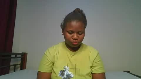 Snapshot of ceepretty25 chatting on 06.19.26 ceepretty25 online show from 06.19.26