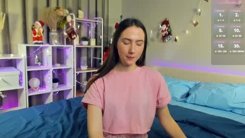 Josie Manesi online show from 01.10.25