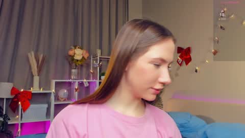 Josie Manesi online show from 02.02.25