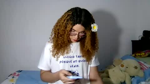 Snapshot of celessteseductora chatting on 08.04.26 celessteseductora online show from 08.04.26