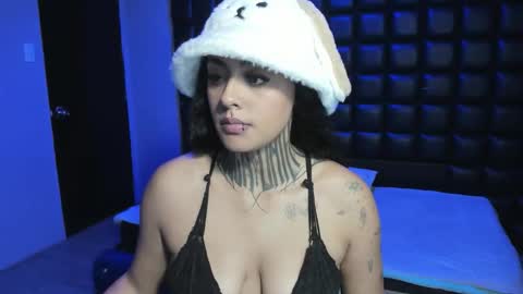 Snapshot of celeste_owen18 chatting on 11.22.25 celeste owen18 online show from 11.22.25