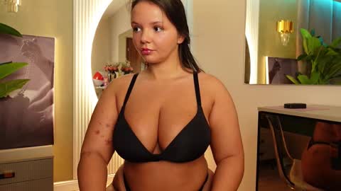 Snapshot of celestebailey chatting on 09.15.25 CelesteBailey online show from 09.15.25