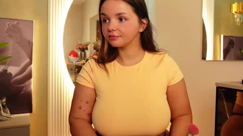 Snapshot of celestebailey chatting on 10.07.25 CelesteBailey online show from 10.07.25