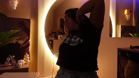 Snapshot of celestebailey chatting on 11.07.25 CelesteBailey online show from 11.07.25