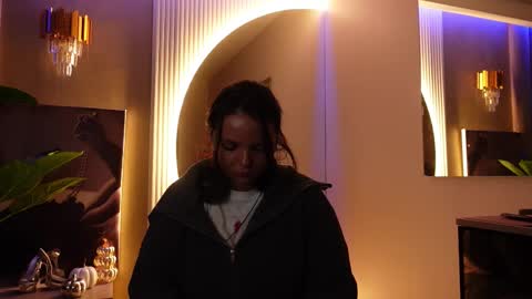 Snapshot of celestebailey chatting on 11.08.25 CelesteBailey online show from 11.08.25