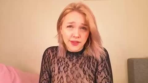 Snapshot of celestia_dyson chatting on 06.14.26 Mary online show from 06.14.26