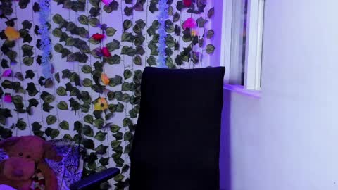 Snapshot of celestinepurple chatting on 12.24.24 Celestineeeeee online show from 12.24.24