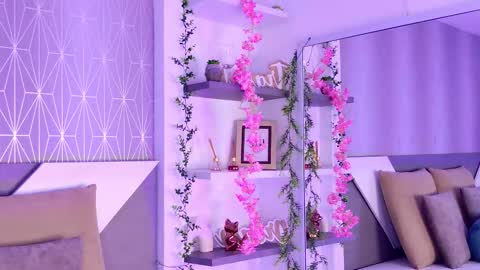 Snapshot of celine_lee chatting on 10.28.25 Celine online show from 10.28.25