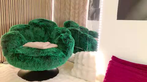 Snapshot of celya_chanel chatting on 06.19.26 CELIA online show from 06.19.26