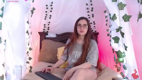 Hello guys my name is Sofi and Lizzie and  Vanessa online show from 02.18.25