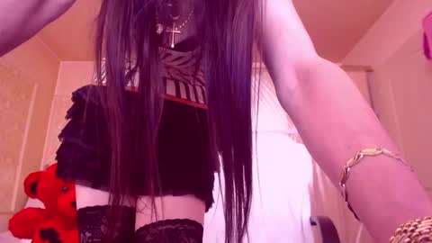 Snapshot of cerisedodd chatting on 02.12.25 Cerise online show from 02.12.25