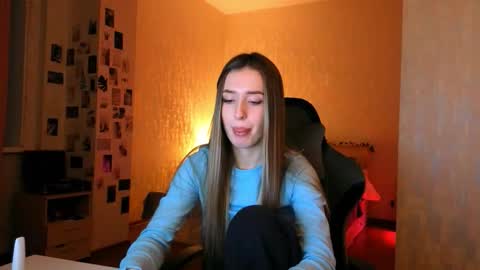 Snapshot of cexsuline chatting on 12.18.25 my name is Eva online show from 12.18.25