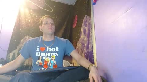 Snapshot of cguffey2284 chatting on 01.01.25 cguffey2284 online show from 01.01.25