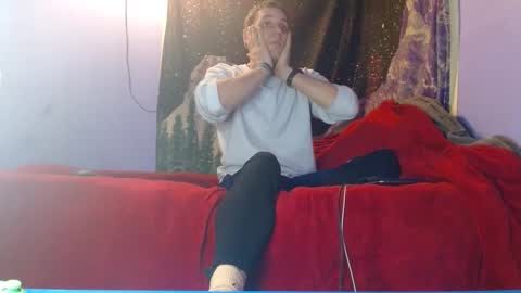 Snapshot of cguffey2284 chatting on 01.05.25 cguffey2284 online show from 01.05.25