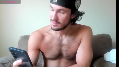 Snapshot of chadpowerz chatting on 09.08.25 Lydong online show from 09.08.25