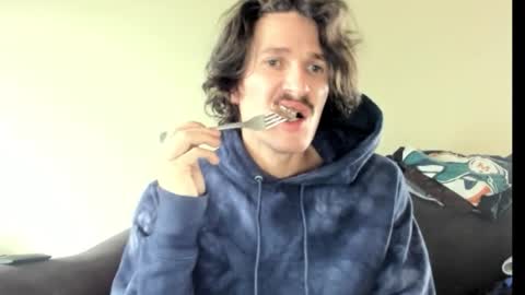 Snapshot of chadpowerz chatting on 10.11.25 Lydong online show from 10.11.25