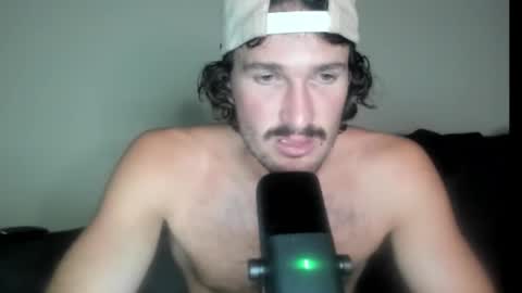 Snapshot of chadpowerz chatting on 10.21.25 Lydong online show from 10.21.25