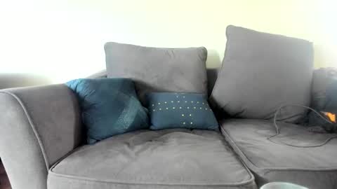 Snapshot of chadpowerz chatting on 10.27.25 Lydong online show from 10.27.25