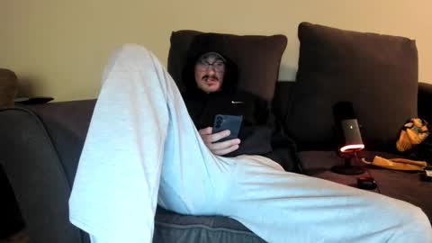 Snapshot of chadpowerz chatting on 10.31.25 Lydong online show from 10.31.25