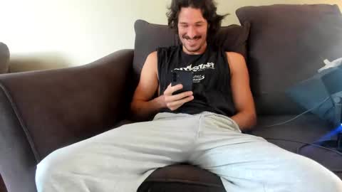 Snapshot of chadpowerz chatting on 11.04.25 Lydong online show from 11.04.25