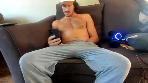 Snapshot of chadpowerz chatting on 11.05.25 Lydong online show from 11.05.25