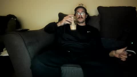 Snapshot of chadpowerz chatting on 11.20.25 Lydong online show from 11.20.25