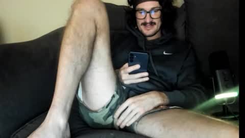 Snapshot of chadpowerz chatting on 11.22.25 Lydong online show from 11.22.25