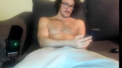 Snapshot of chadpowerz chatting on 11.23.25 Lydong online show from 11.23.25