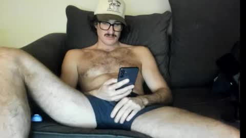 Snapshot of chadpowerz chatting on 11.25.25 Lydong online show from 11.25.25