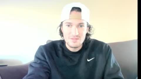 Snapshot of chadpowerz chatting on 12.04.25 Lydong online show from 12.04.25