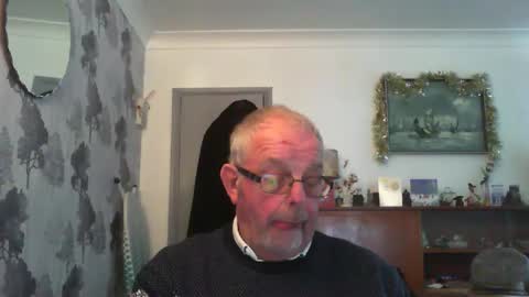 Snapshot of champers37 chatting on 12.23.24 Champers online show from 12.23.24