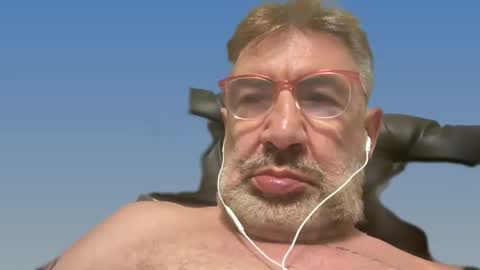 Snapshot of champsex305610 chatting on 02.15.25 champsex305610 online show from 02.15.25