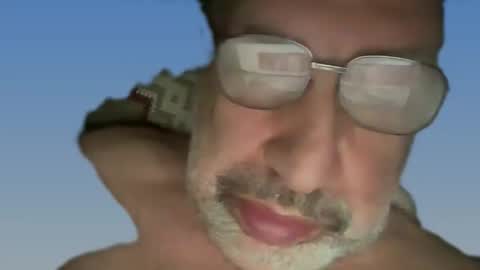 Snapshot of champsex305610 chatting on 10.13.25 champsex305610 online show from 10.13.25