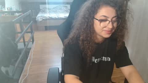 Stephanieblisss online show from 11.21.25