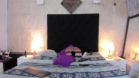 chanellejohnson_ online show from 11.04.25