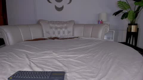 Snapshot of chanellmoon chatting on 07.28.26 Chanell online show from 07.28.26