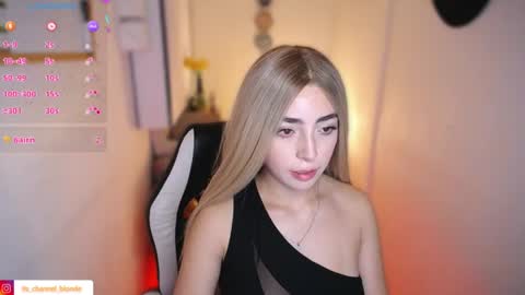 Snapshot of channel_blonde_a chatting on 06.11.26 channel_blonde_a online show from 06.11.26